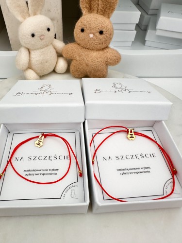 Bransoletka dla dziecka na szczęście czerwona niteczka ochronna z inicjałem
