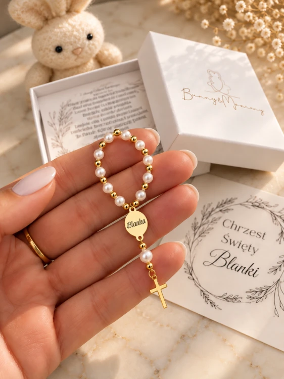 Różaniec na Chrzest Święty z naturalnych pereł – ręcznie wykonany z personalizowanym grawerem